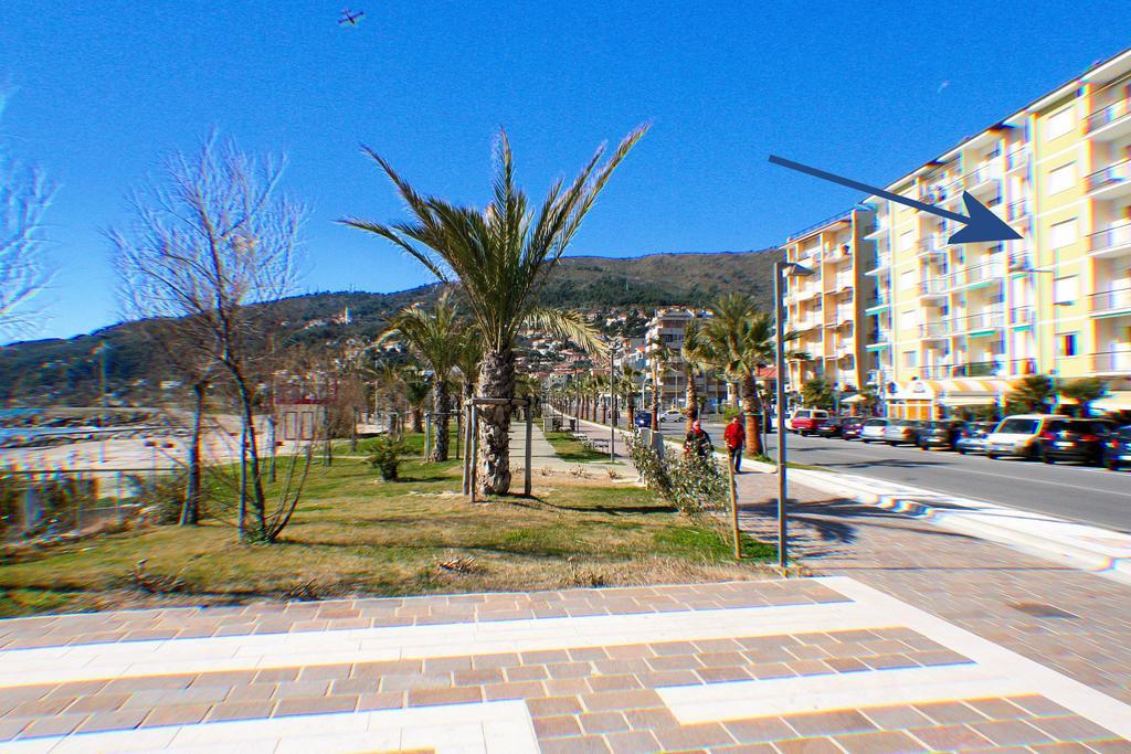 Appartamento Frontemare Marina dʼMarina dʼAndora Exterior foto